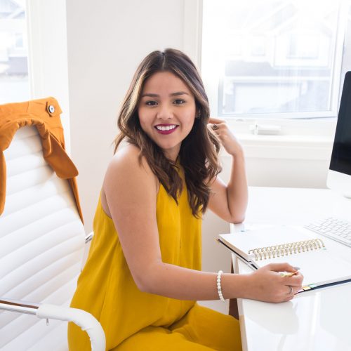 haute-stock-photography-boss-lady-yellow-final-4